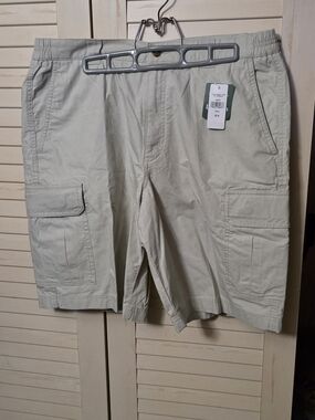 Men's Tropic-Weight Cargo Shorts, Comfort Waist, 10"